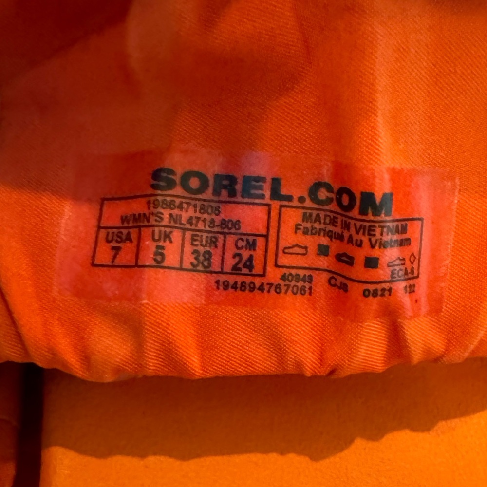 Orange Sorel Roaming Sandals, Size 7 - Picture 7 of 9